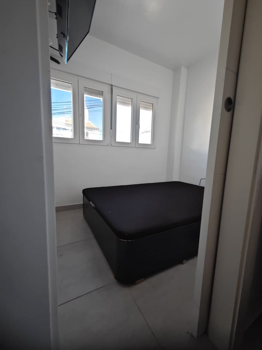 Lejlighed til salg i Torrevieja med swimmingpool - € 98.000 (Ref: 9218939)