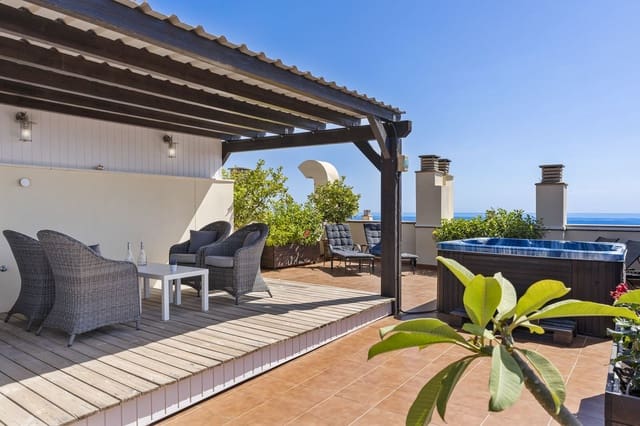 4 soveværelse Lejlighed til salg i Puerto Marina, Benalmádena med swimmingpool - € 649.000 (Ref: 9274669)