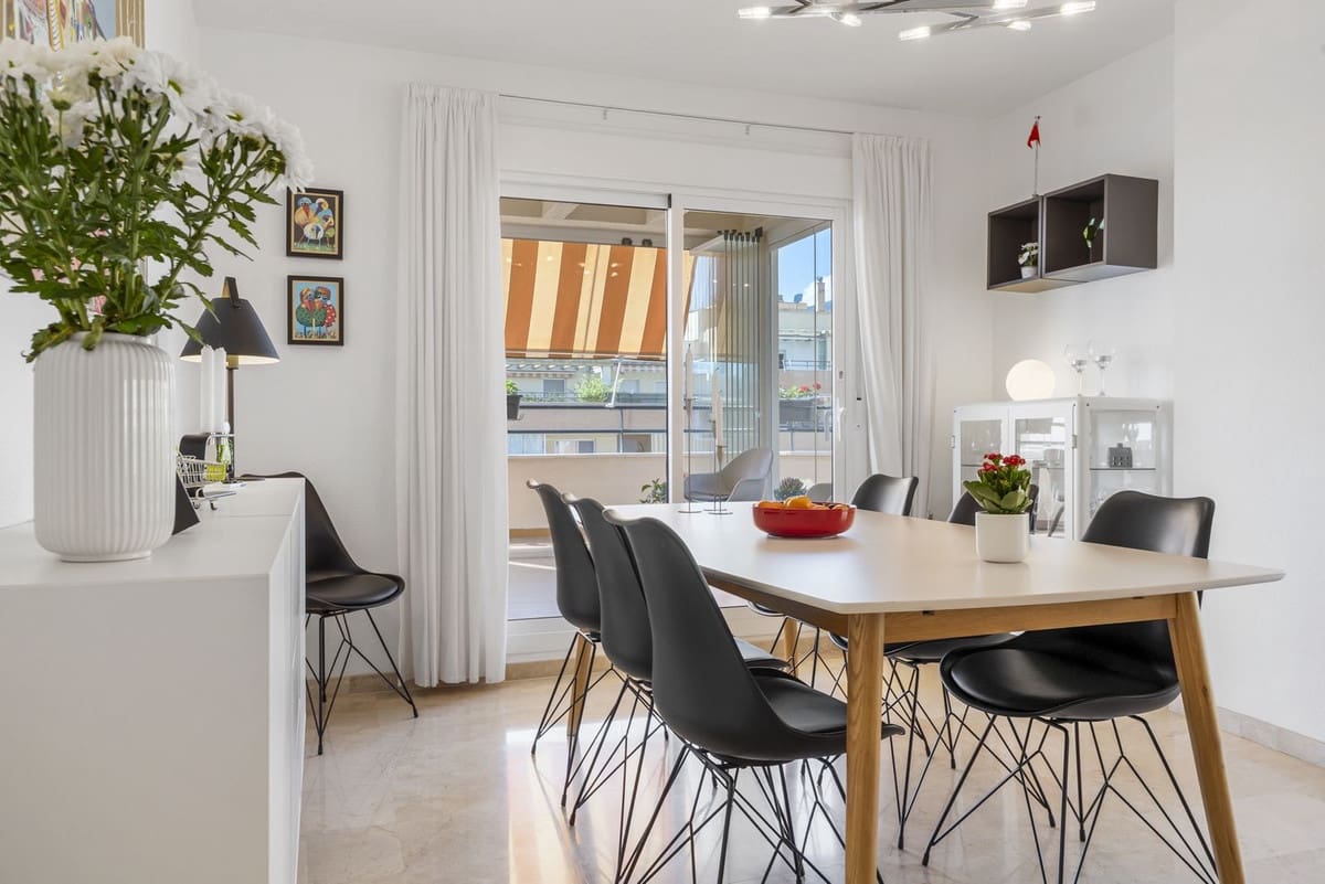 4 soveværelse Lejlighed til salg i Benalmadena med swimmingpool - € 649.000 (Ref: 9274669)