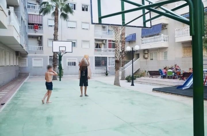 Lejlighed til salg i Torrevieja med swimmingpool - € 95.000 (Ref: 9307244)