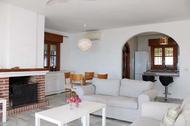 2 soveværelse Villa til salg i Nueva Nerja, Nerja med swimmingpool - € 650.000 (Ref: 9309023)