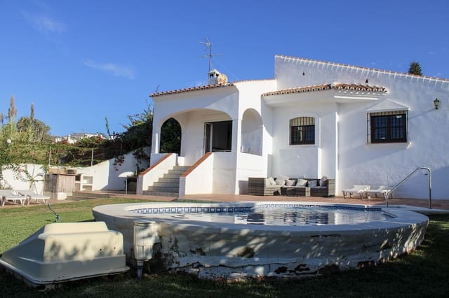 2 soveværelse Villa til salg i Nueva Nerja, Nerja med swimmingpool - € 650.000 (Ref: 9309023)