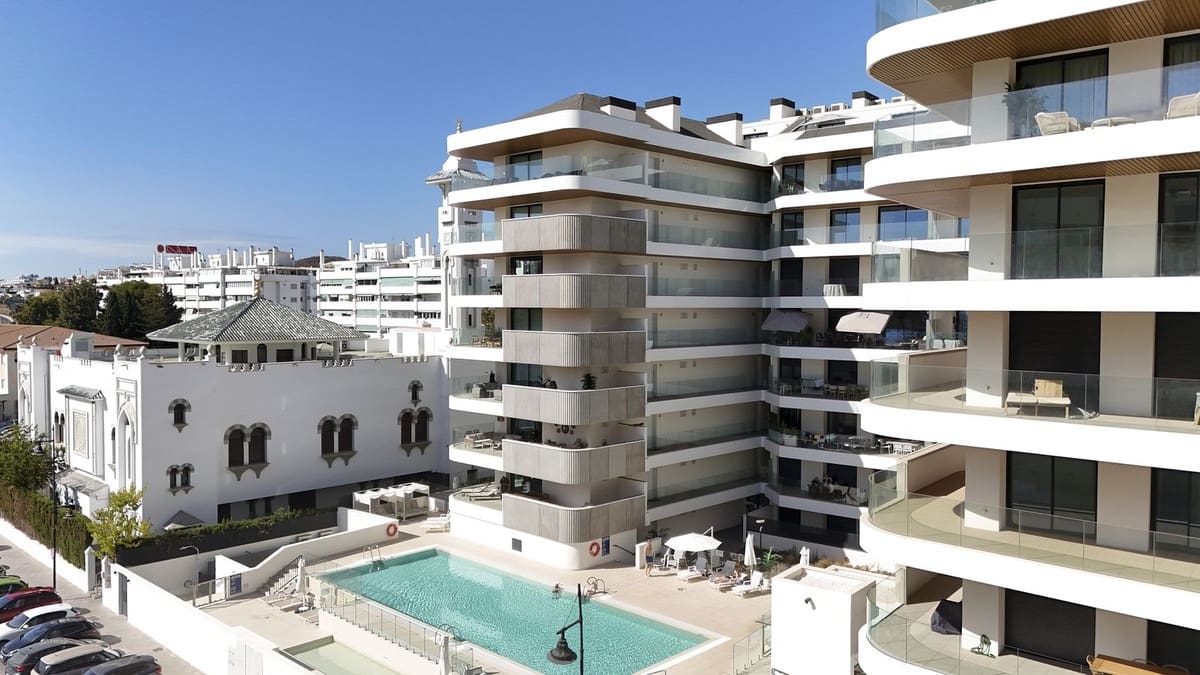 2 soverom Leilighet til salgs i Fuengirola med svømmebasseng - € 719 000 (Ref: 9324429)