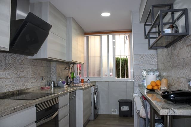 3 soveværelse Lejlighed til salg i Ciudad Jardín, Málaga by - € 325.000 (Ref: 9410079)