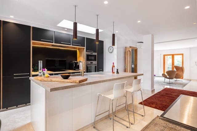 4 soveværelse Lejlighed til salg i Cort, Palma de Mallorca med swimmingpool - € 1.800.000 (Ref: 9427556)