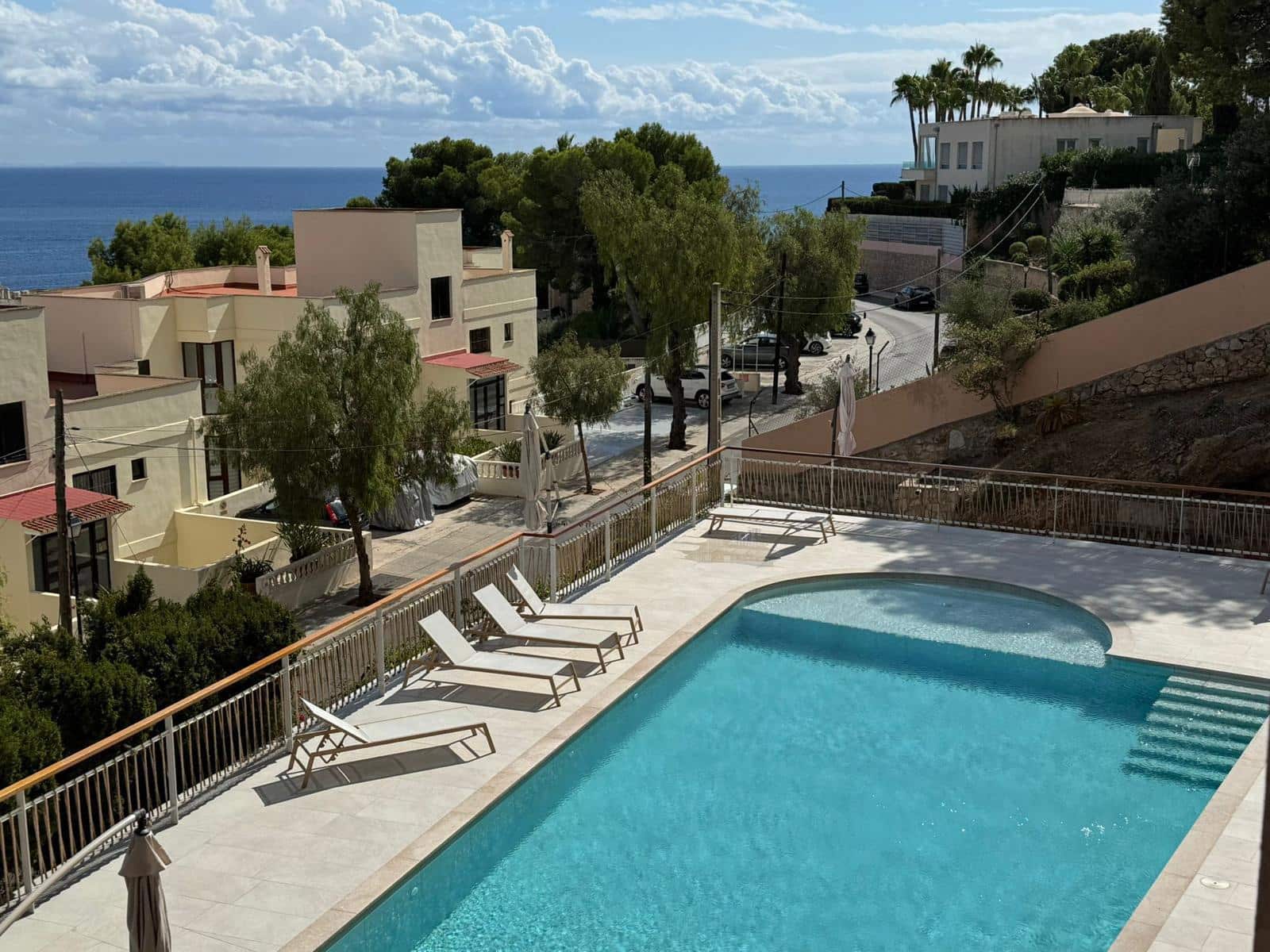 2 bedroom Apartment for sale in Illetas with pool - € 695,000 (Ref: 9487936)