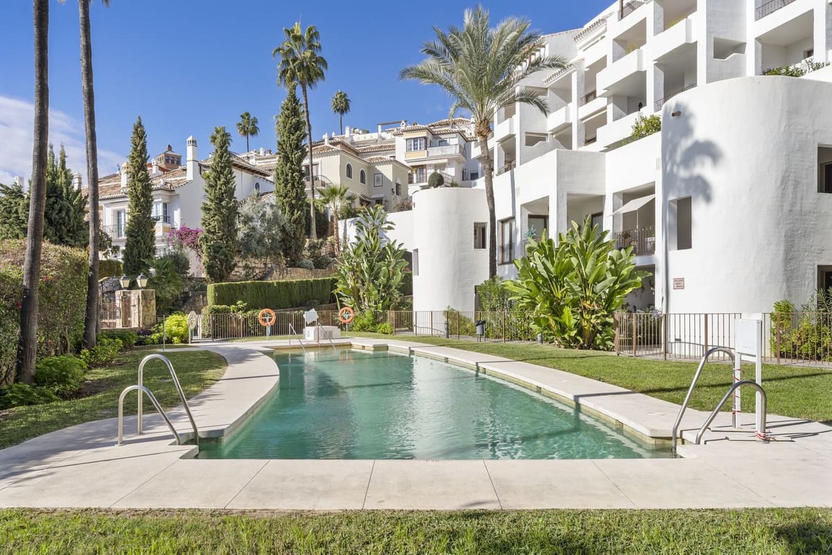 2 soveværelse Lejlighed til salg i Mijas Golf med swimmingpool - € 350.000 (Ref: 9525079)