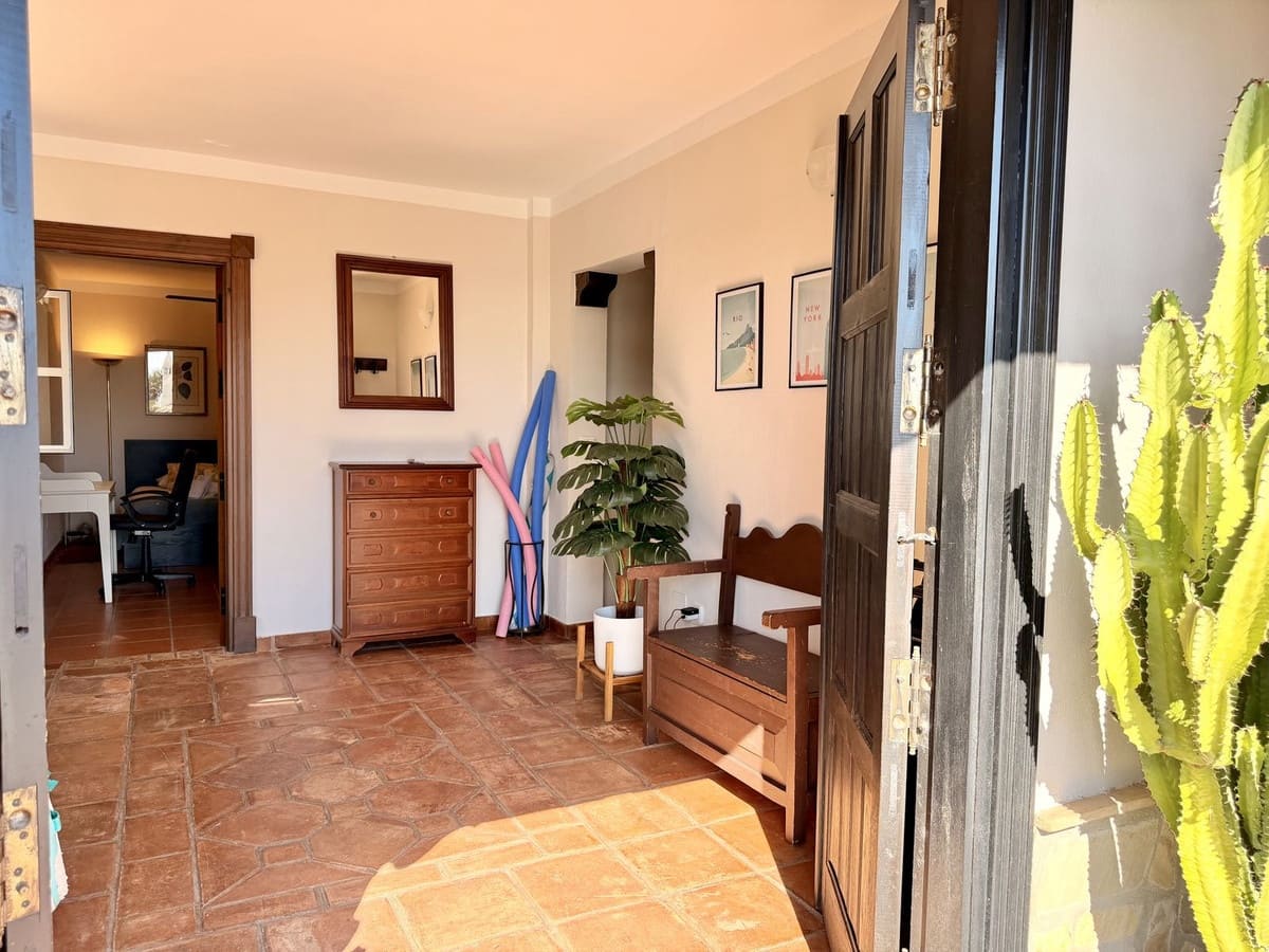 4 Zimmer Doppelhaus zu verkaufen in La Herradura mit Pool - 896.000 € (Ref: 9618073)