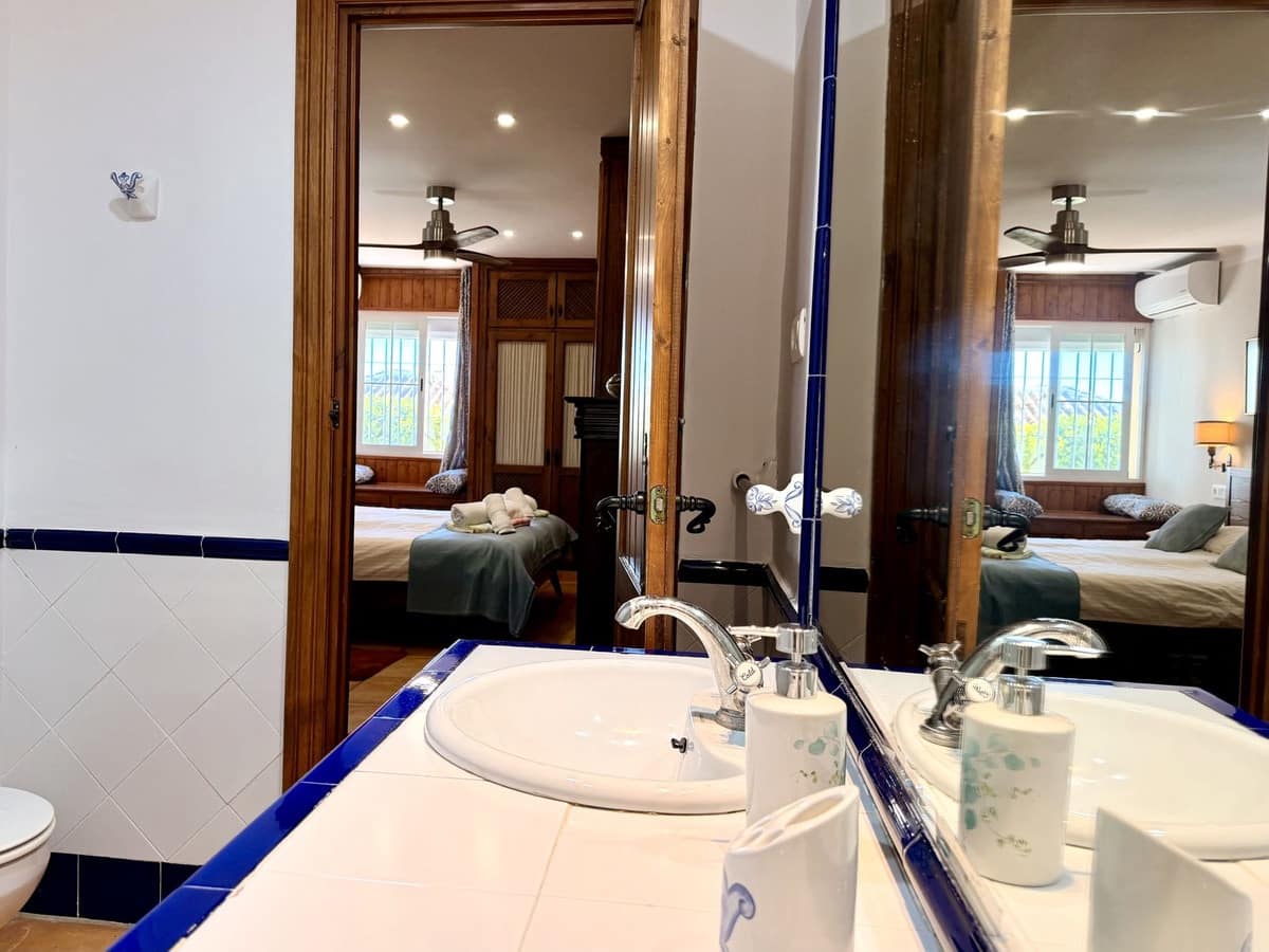 4 Zimmer Doppelhaus zu verkaufen in La Herradura mit Pool - 896.000 € (Ref: 9618073)