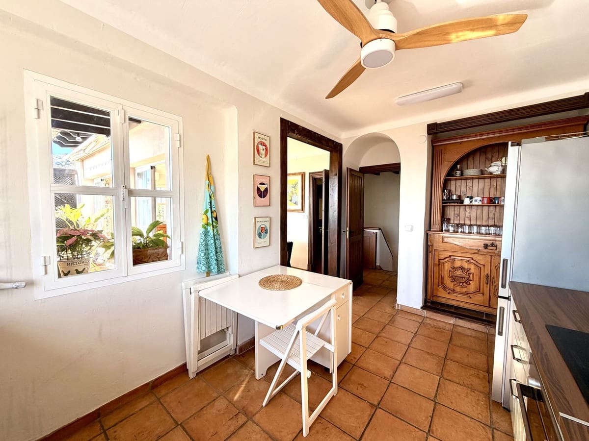 4 Zimmer Doppelhaus zu verkaufen in La Herradura mit Pool - 896.000 € (Ref: 9618073)