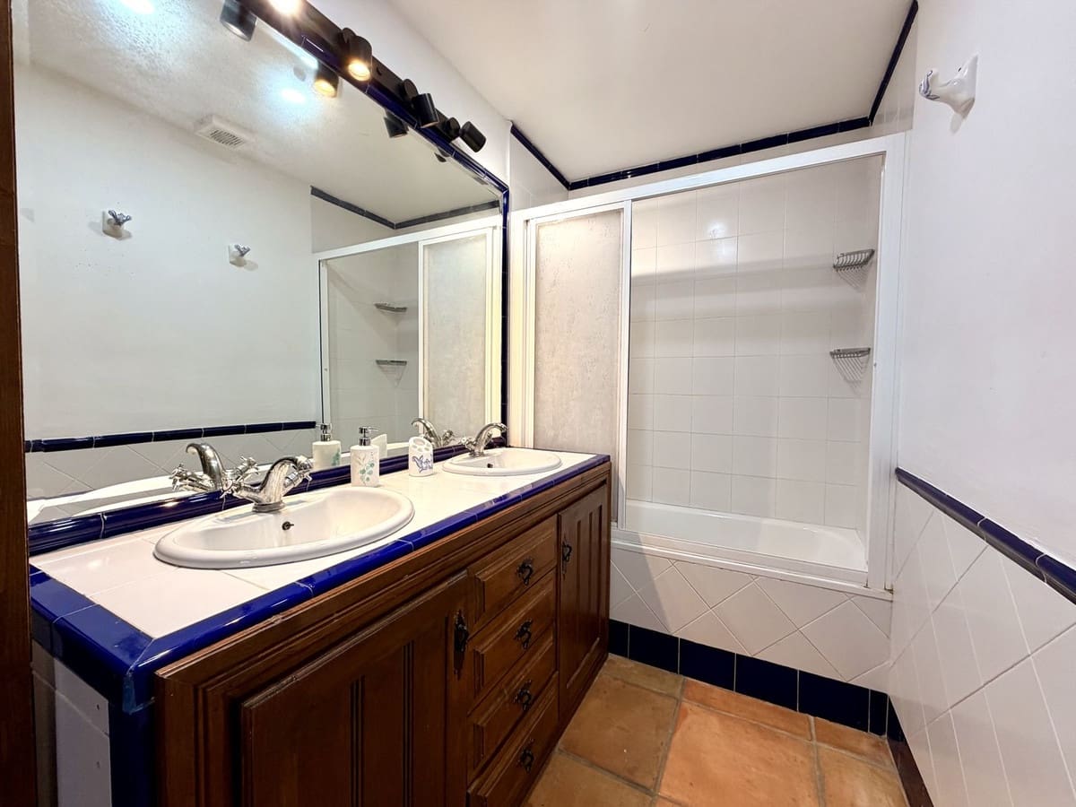 4 Zimmer Doppelhaus zu verkaufen in La Herradura mit Pool - 896.000 € (Ref: 9618073)