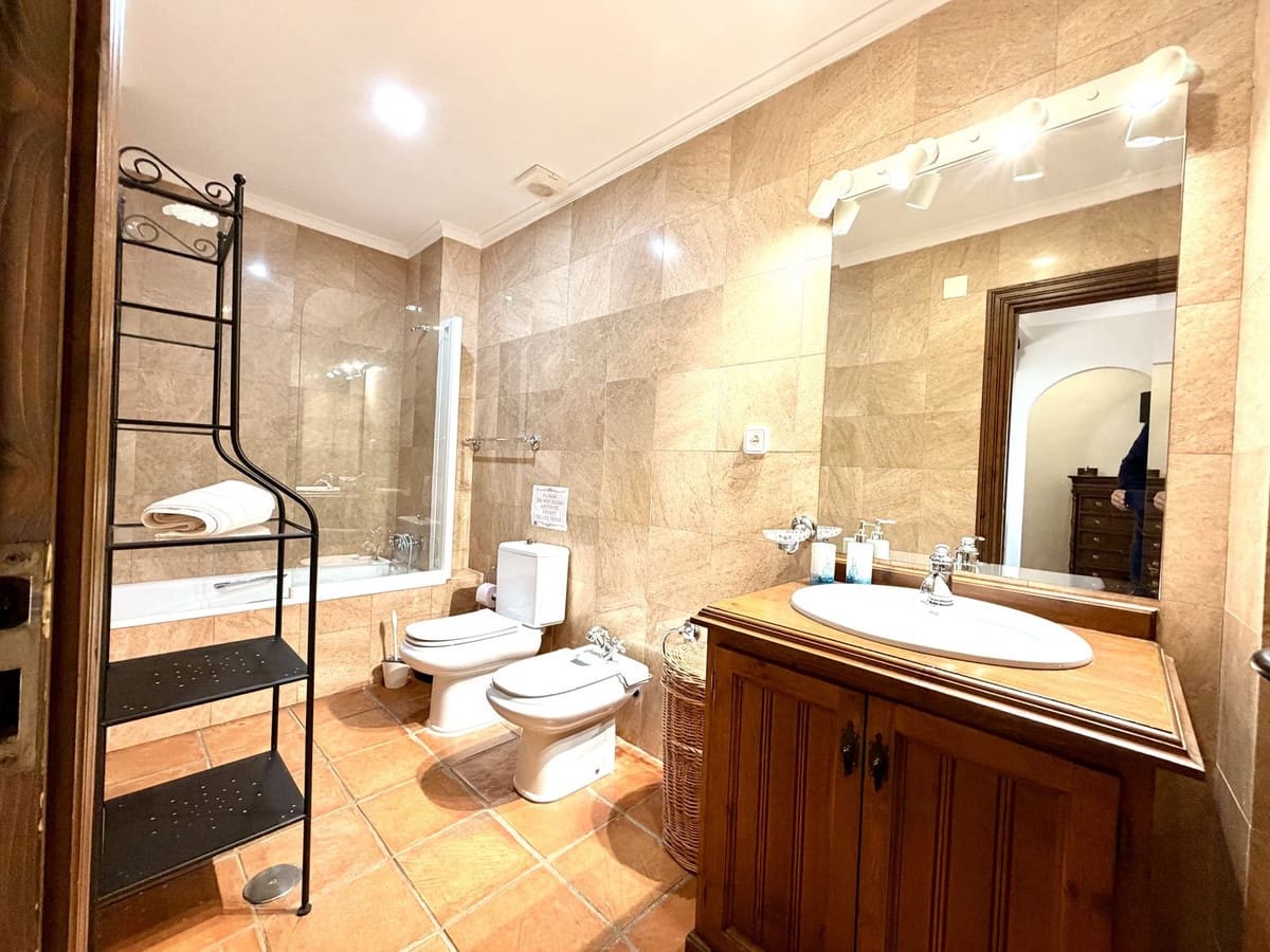 4 Zimmer Doppelhaus zu verkaufen in La Herradura mit Pool - 896.000 € (Ref: 9618073)