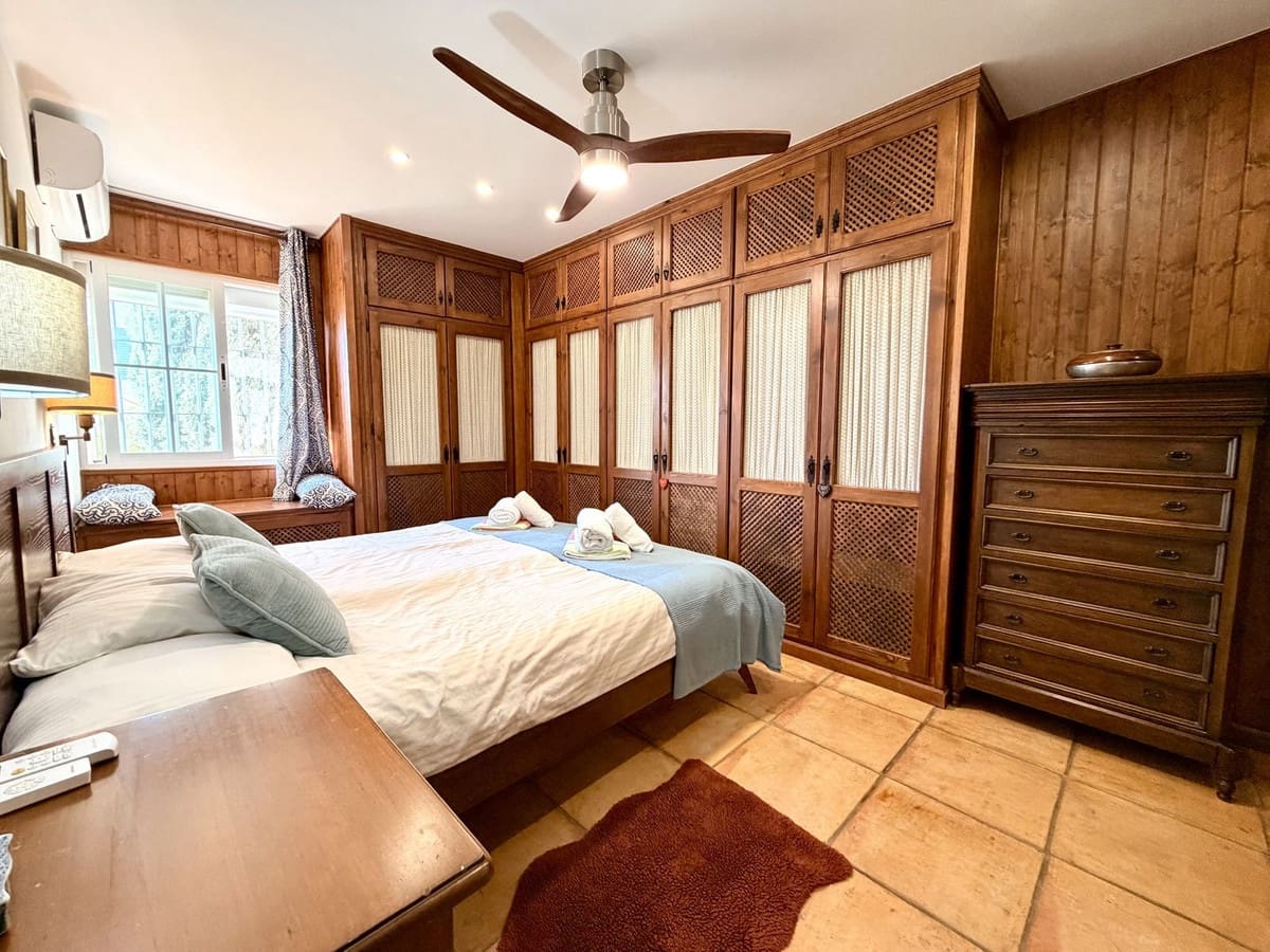 4 Zimmer Doppelhaus zu verkaufen in La Herradura mit Pool - 896.000 € (Ref: 9618073)