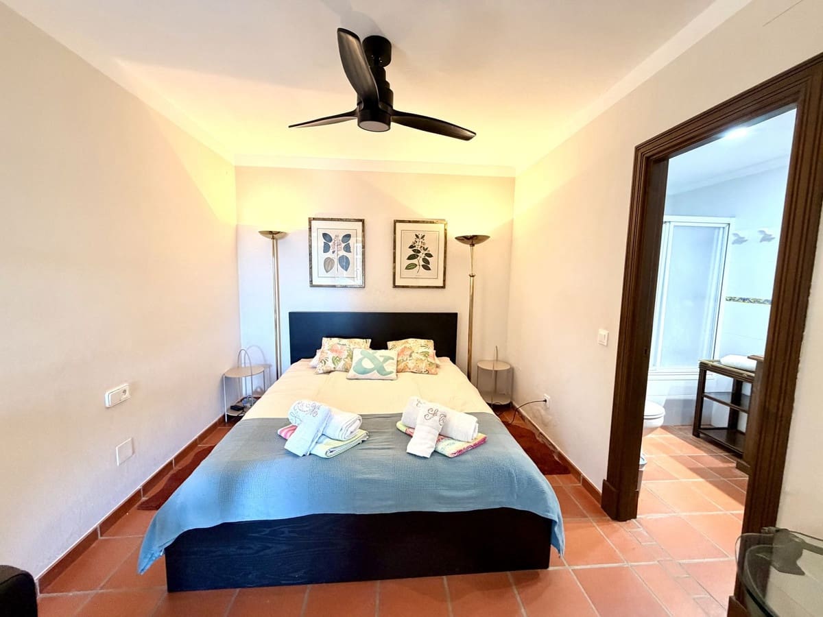 4 Zimmer Doppelhaus zu verkaufen in La Herradura mit Pool - 896.000 € (Ref: 9618073)