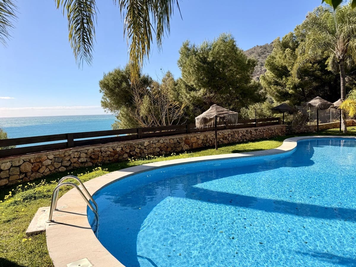 4 Zimmer Doppelhaus zu verkaufen in La Herradura mit Pool - 896.000 € (Ref: 9618073)