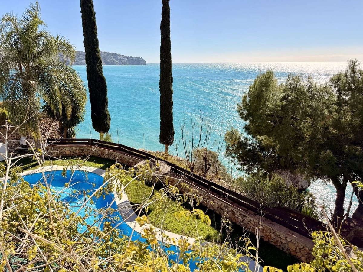 4 Zimmer Doppelhaus zu verkaufen in La Herradura mit Pool - 896.000 € (Ref: 9618073)