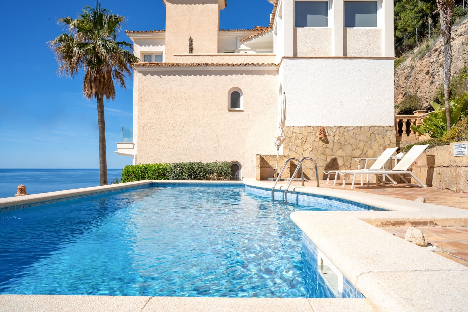 2 soverom Leilighet til salgs i Puerto de Andratx med svømmebasseng - € 1 580 000 (Ref: 9750864)