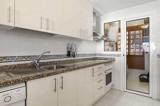 2 sypialnia Apartament na sprzedaż w Manilva Pueblo, Manilva z basenem garażem - 235 000 € (Ref: 9784435)