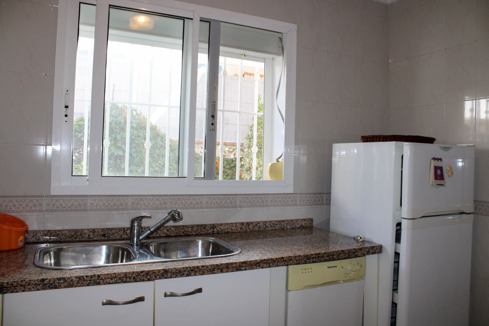 3 makuuhuone Paritalo myytävänä paikassa Torrox mukana uima-altaan 
autotalli - 350 000 € (Ref: 9795248)