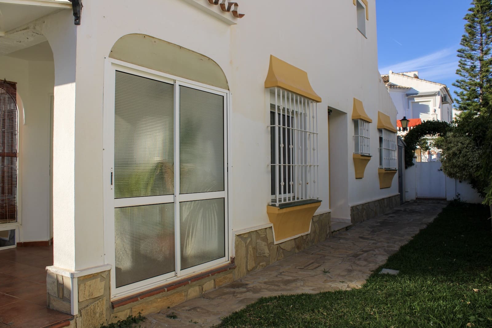 3 makuuhuone Paritalo myytävänä paikassa Torrox mukana uima-altaan 
autotalli - 350 000 € (Ref: 9795248)