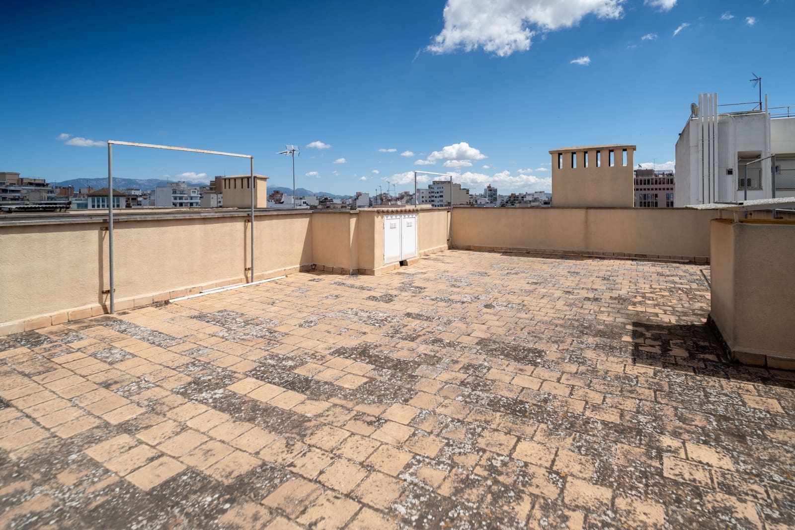 2 bedroom Apartment for sale in Palma de Mallorca - € 720,000 (Ref: 9911685)