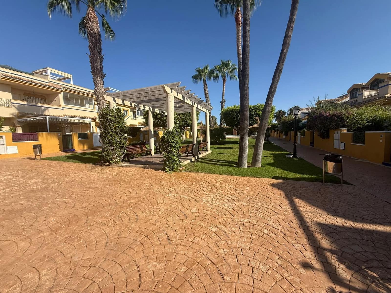 2 sypialnia Bungalow na sprzedaż w Orihuela Costa z basenem - 189 000 € (Ref: 10001319)