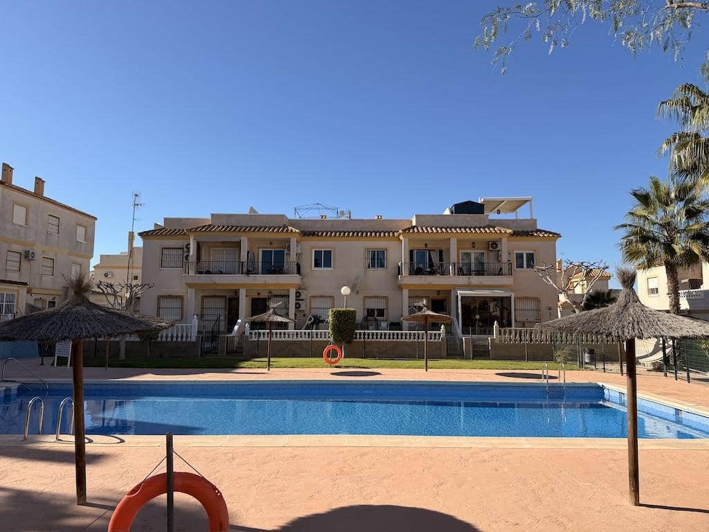 2 sypialnia Bungalow na sprzedaż w Villamartin z basenem garażem - 156 000 € (Ref: 10016823)