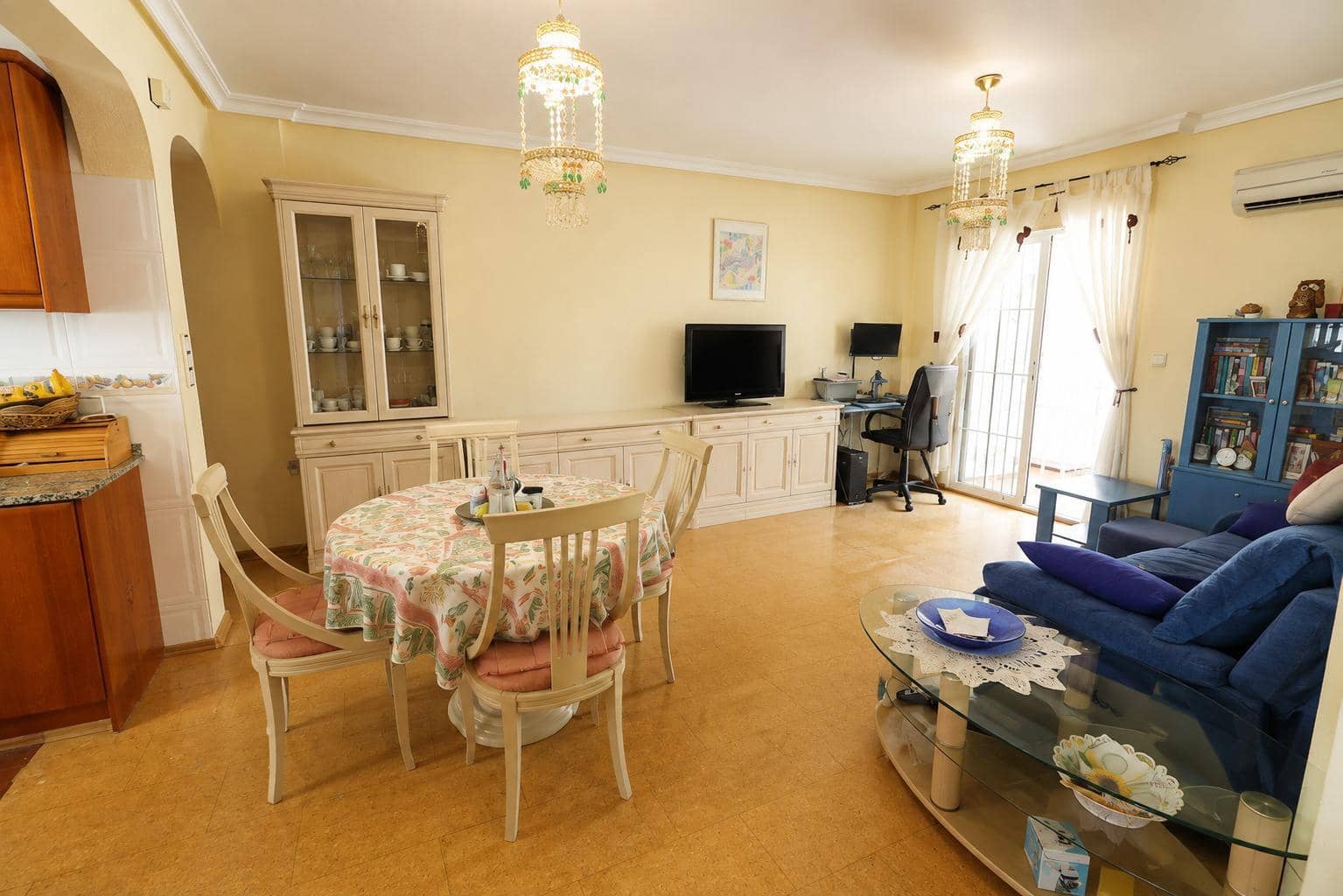 Bungalow de 2 habitaciones en Orihuela Costa en venta con piscina garaje - 225.000 € (Ref: 10016824)