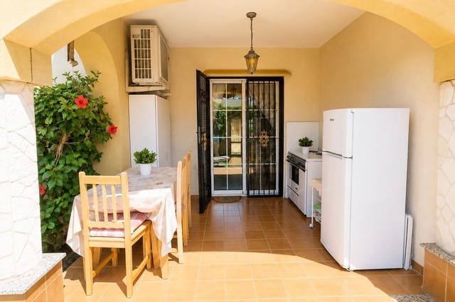 Bungalow de 2 habitaciones en Lomas de Cabo Roig - Los Dolses, Orihuela en venta con piscina garaje - 225.000 € (Ref: 10016824)