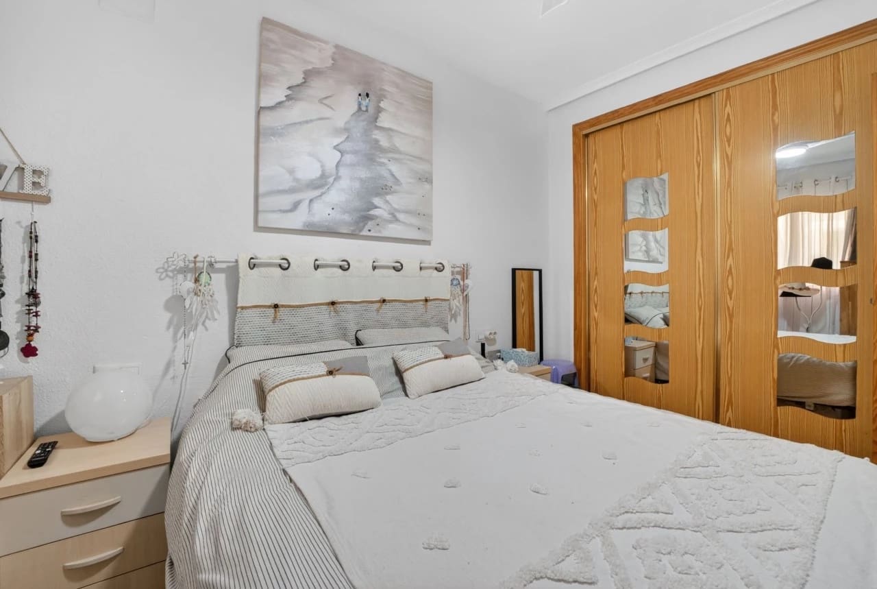 1 soverom Bungalow til salgs i Orihuela Costa med svømmebasseng - € 155 000 (Ref: 10016825)