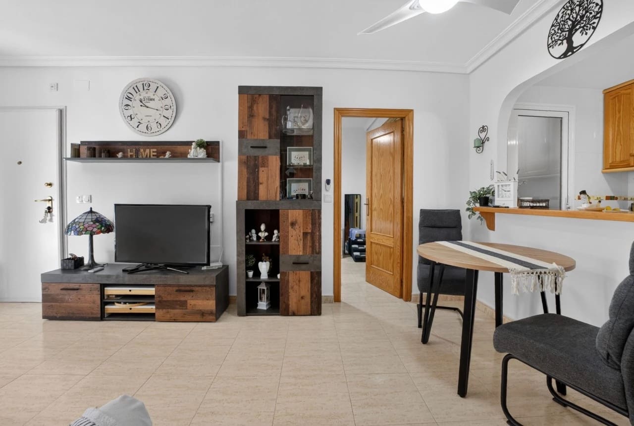 1 soverom Bungalow til salgs i Orihuela Costa med svømmebasseng - € 155 000 (Ref: 10016825)