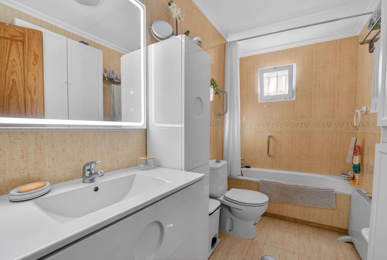 1 soverom Bungalow til salgs i Orihuela Costa med svømmebasseng - € 155 000 (Ref: 10016825)