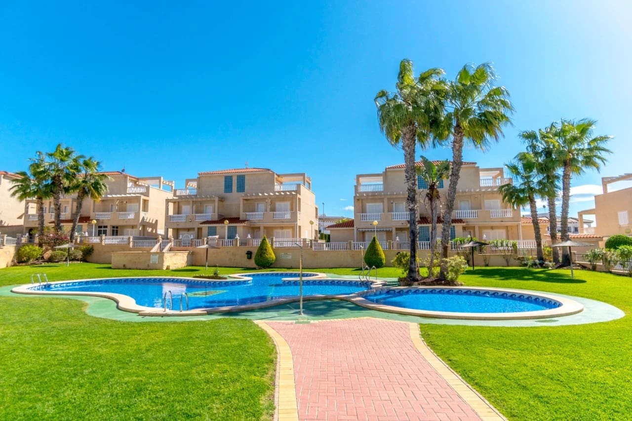 1 soverom Bungalow til salgs i Orihuela Costa med svømmebasseng - € 155 000 (Ref: 10016825)