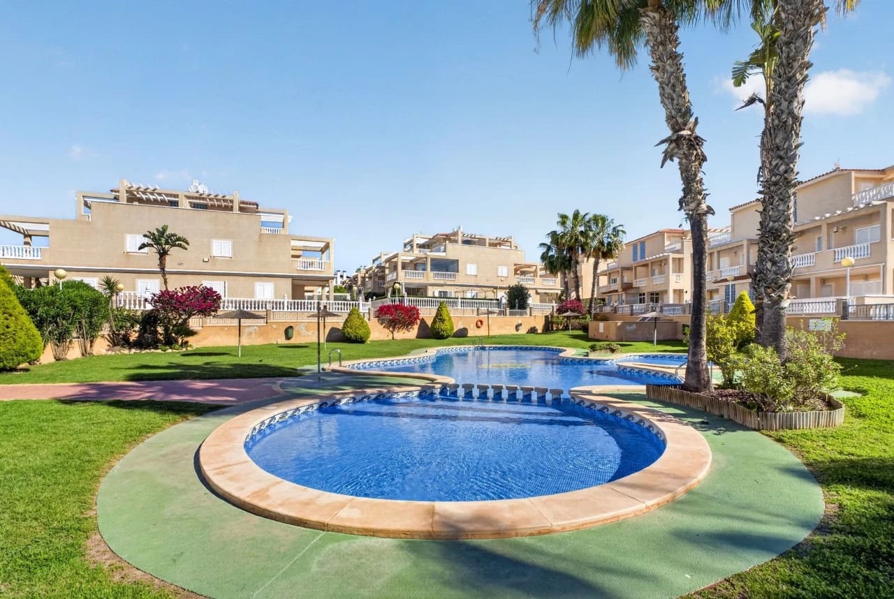 1 soverom Bungalow til salgs i Orihuela Costa med svømmebasseng - € 155 000 (Ref: 10016825)