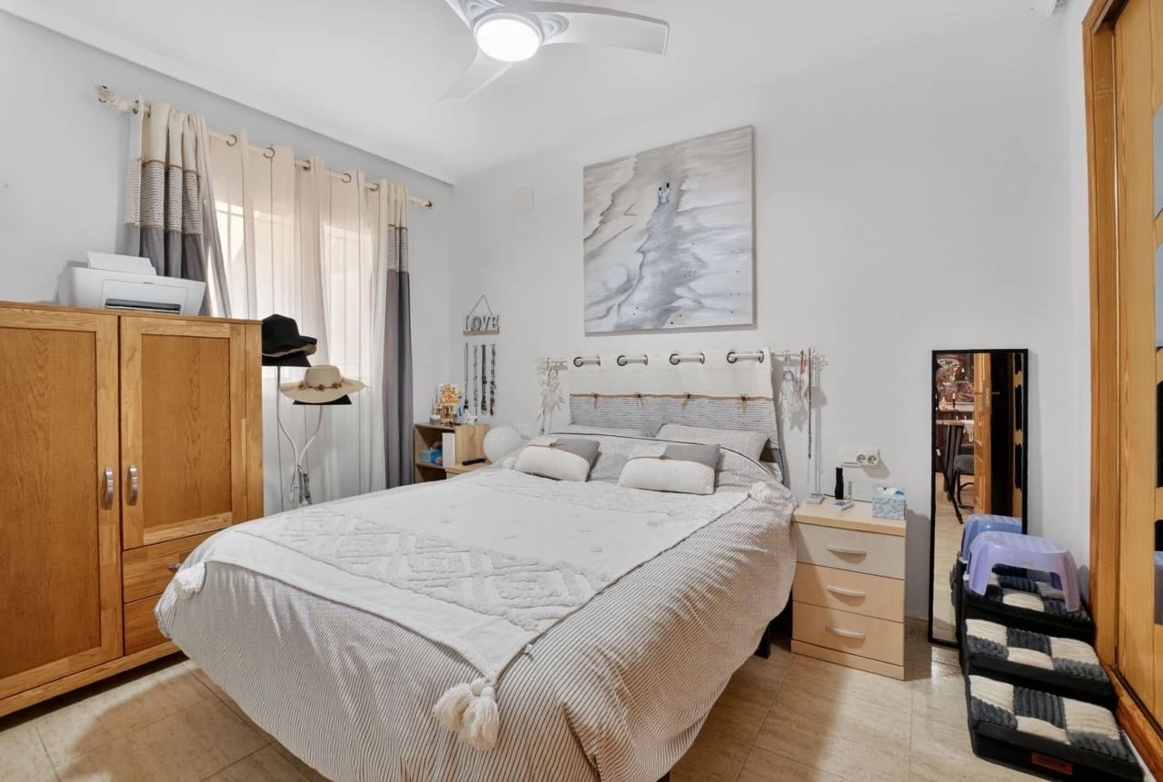 1 soverom Bungalow til salgs i Orihuela Costa med svømmebasseng - € 155 000 (Ref: 10016825)