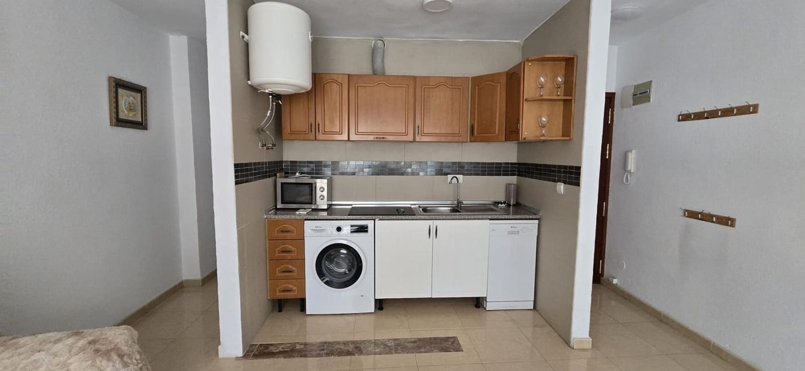2 bedroom Penthouse for sale in Torrevieja - € 150,000 (Ref: 10043273)