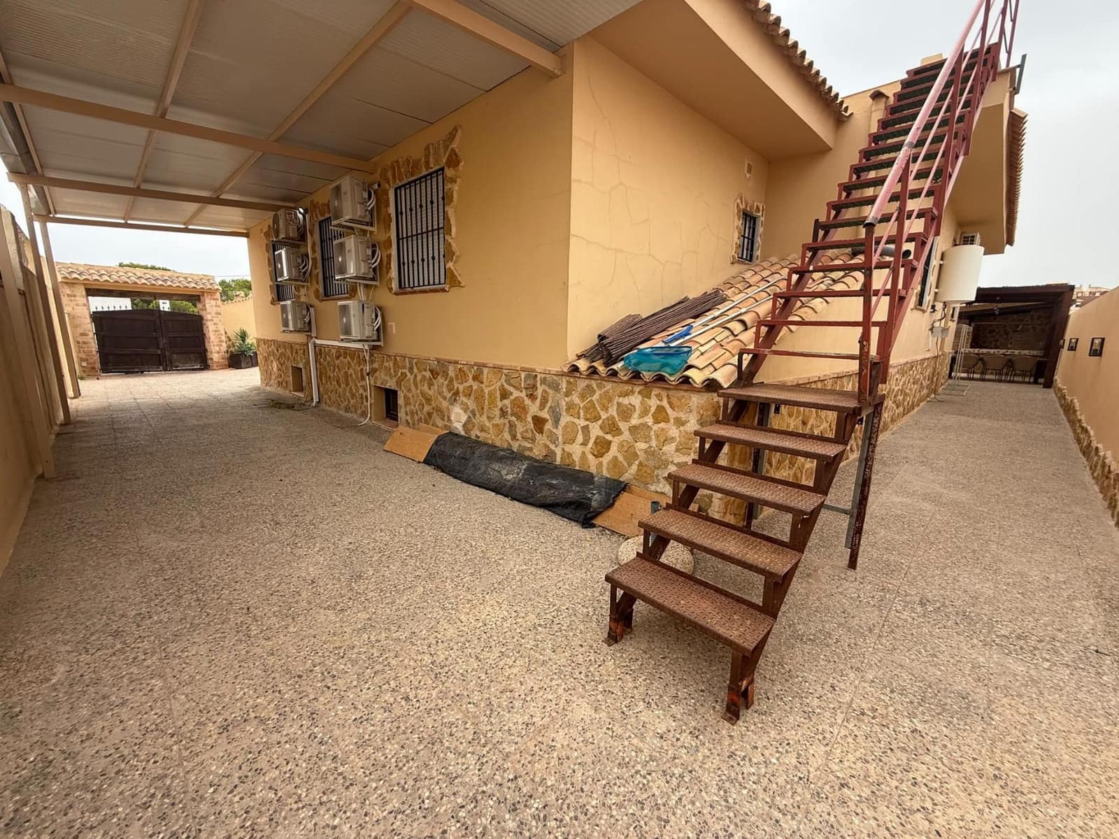 5 Zimmer Villa zu verkaufen in Orihuela Costa mit Pool - 840.000 € (Ref: 10085219)