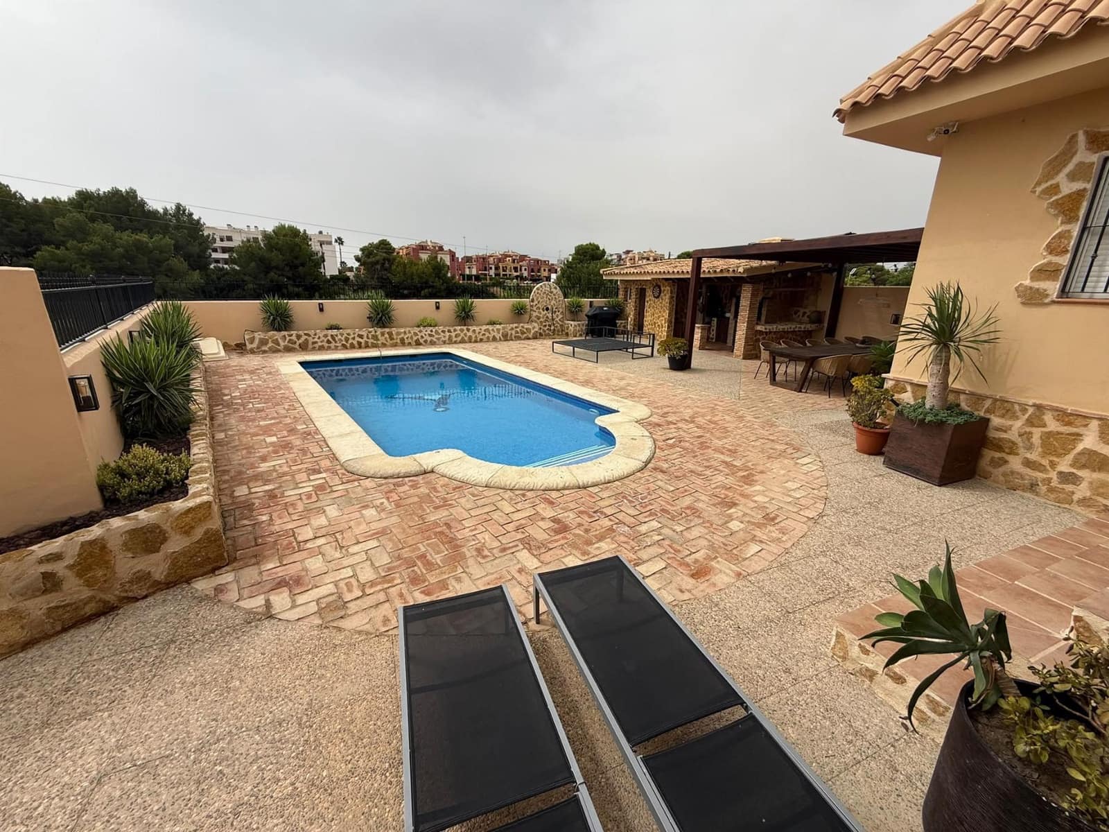 5 Zimmer Villa zu verkaufen in Orihuela Costa mit Pool - 840.000 € (Ref: 10085219)
