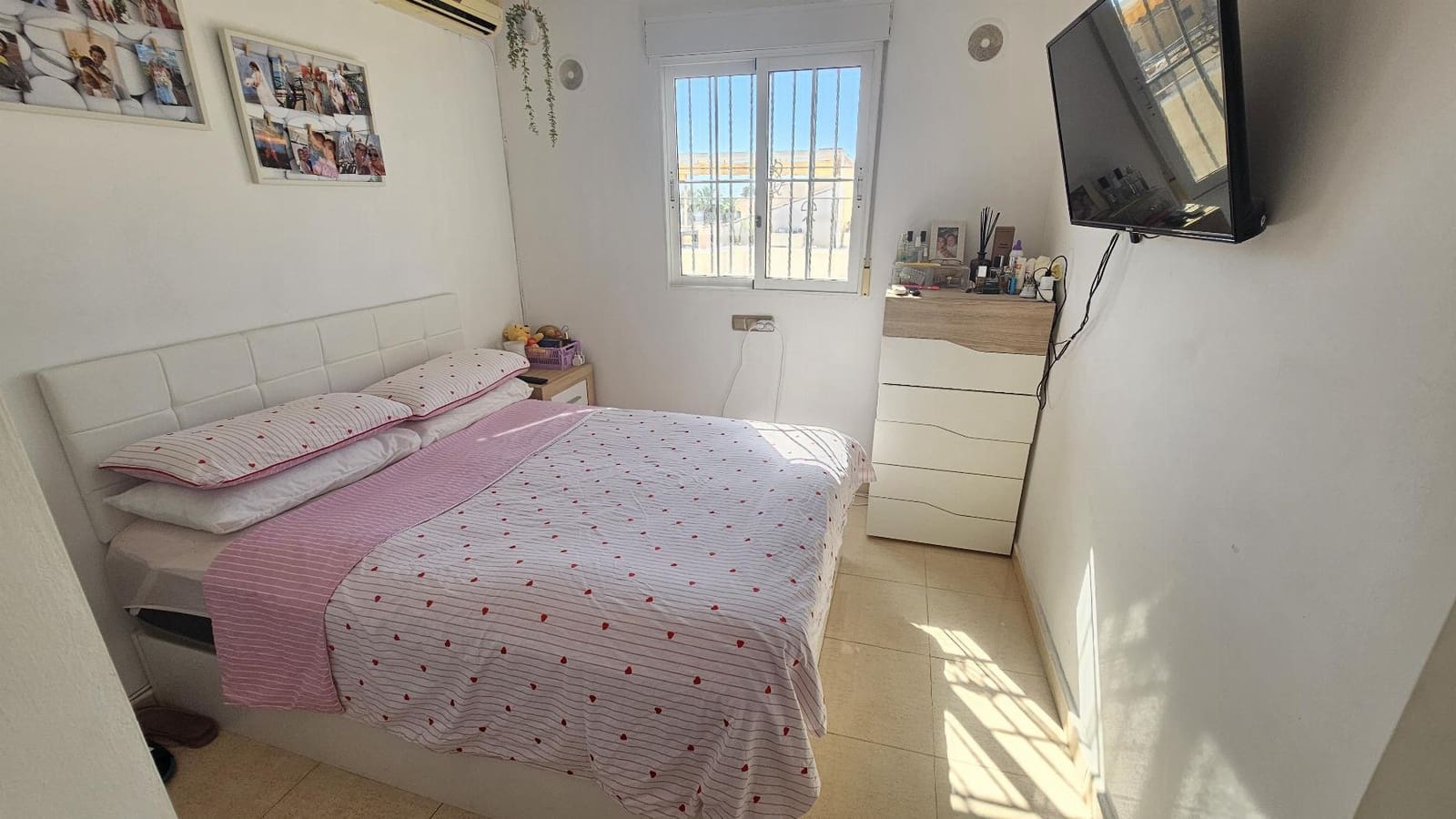3 soverom Kjedet enebolig til salgs i Orihuela Costa med svømmebasseng garasje - € 225 000 (Ref: 10106537)
