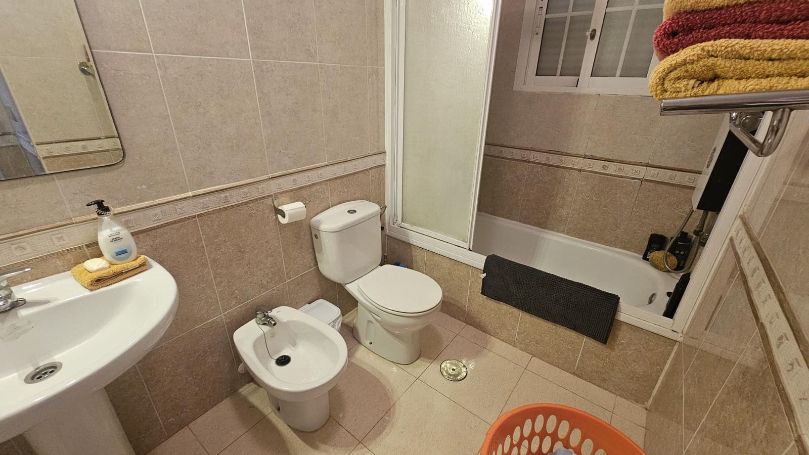 3 soverom Kjedet enebolig til salgs i Orihuela Costa med svømmebasseng garasje - € 225 000 (Ref: 10106537)