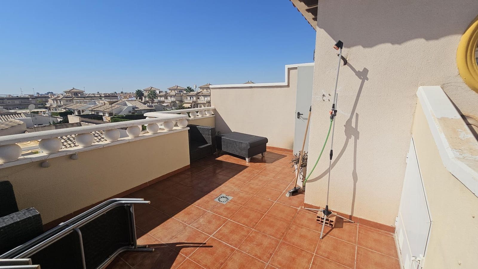 3 soverom Kjedet enebolig til salgs i Orihuela Costa med svømmebasseng garasje - € 225 000 (Ref: 10106537)