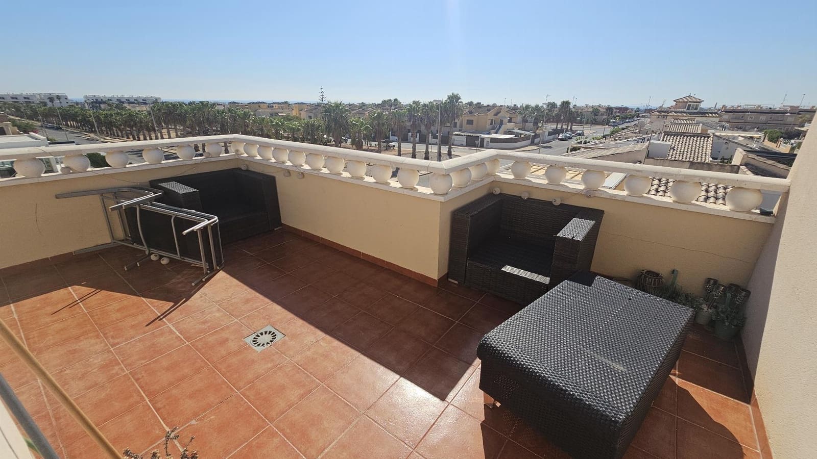 3 soverom Kjedet enebolig til salgs i Orihuela Costa med svømmebasseng garasje - € 225 000 (Ref: 10106537)