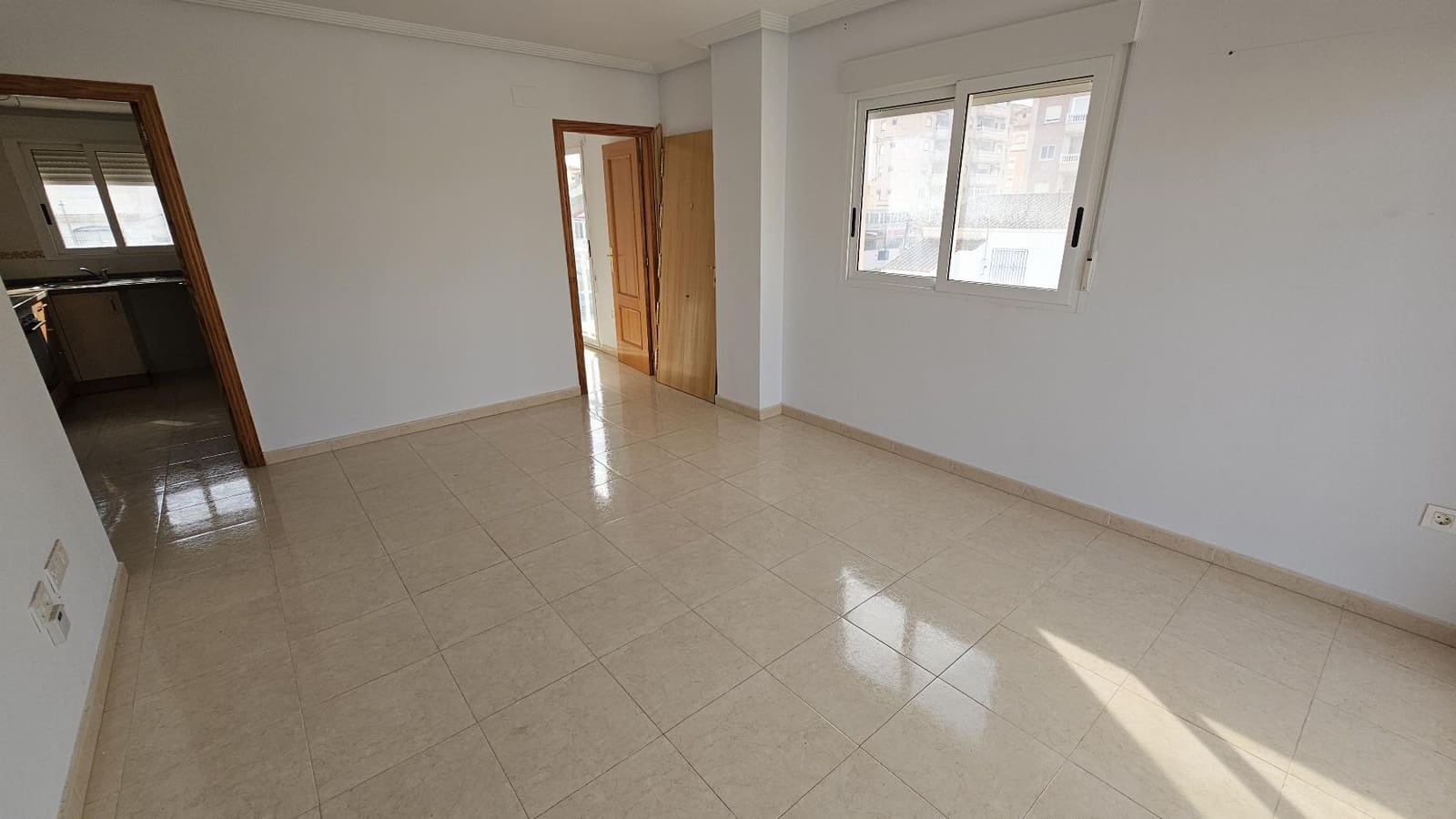2 soveværelse Lejlighed til salg i Torrevieja med garage - € 150.000 (Ref: 10176022)