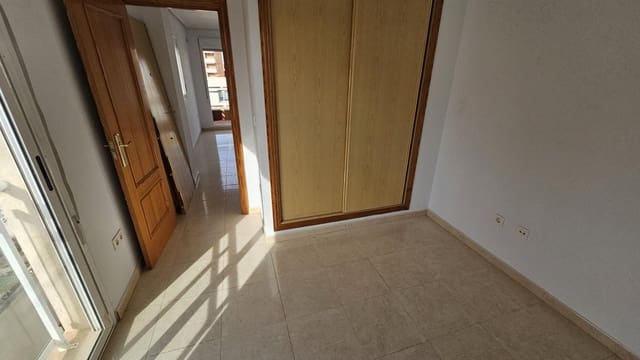 2 soveværelse Lejlighed til salg i Nueva Torrevieja, Torrevieja med garage - € 150.000 (Ref: 10176022)