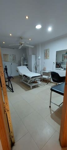 3 bedroom Commercial for sale in Villamartin, Orihuela - € 240,000 (Ref: 7402159)