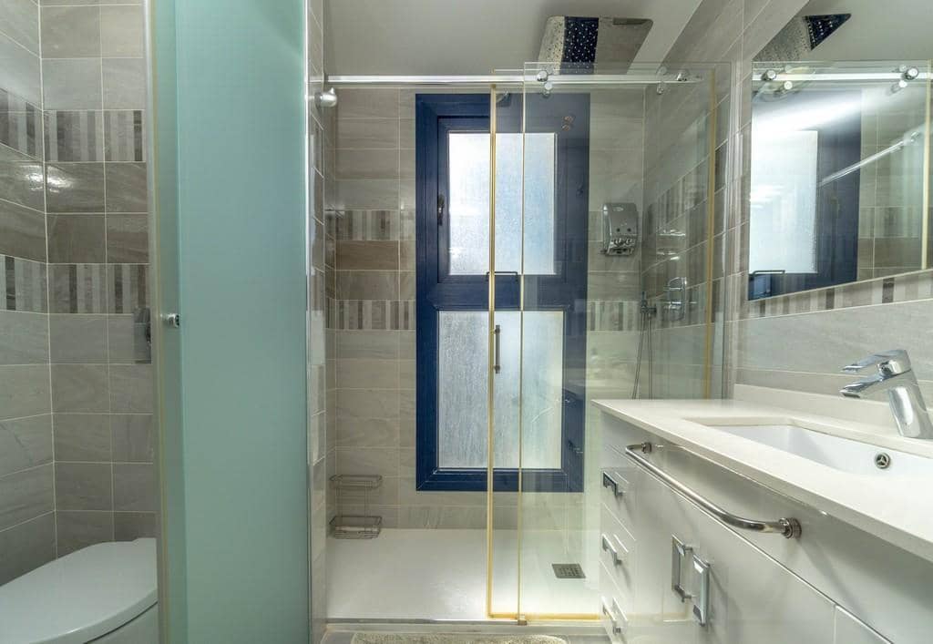 3 sypialnia Apartament na sprzedaż w Punta Prima z basenem garażem - 475 000 € (Ref: 8102190)