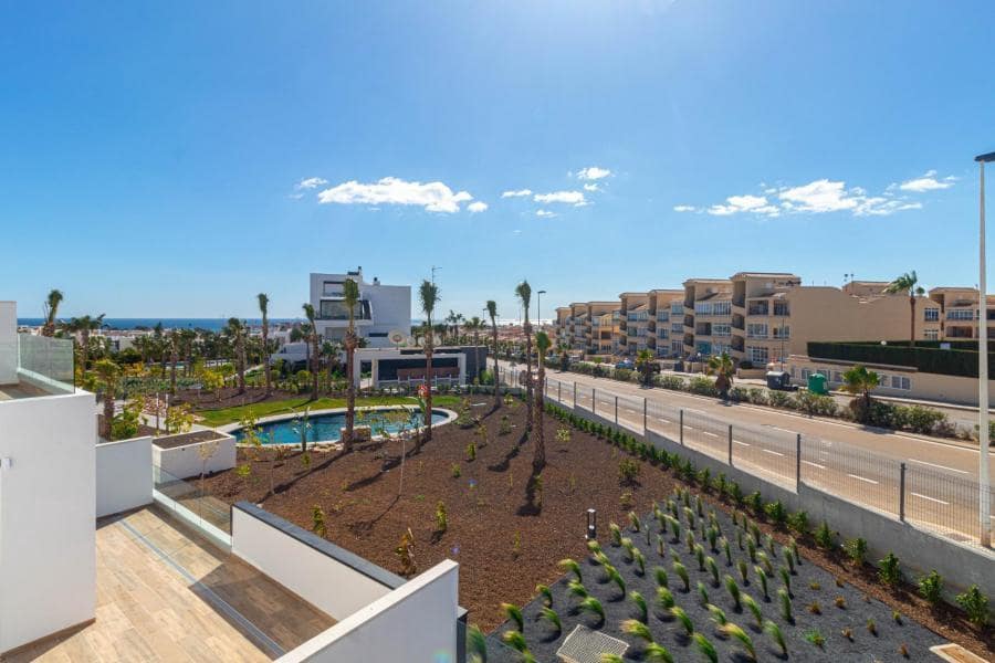 2 bedroom Apartment for sale in Punta Prima with pool garage - € 315,000 (Ref: 8445009)