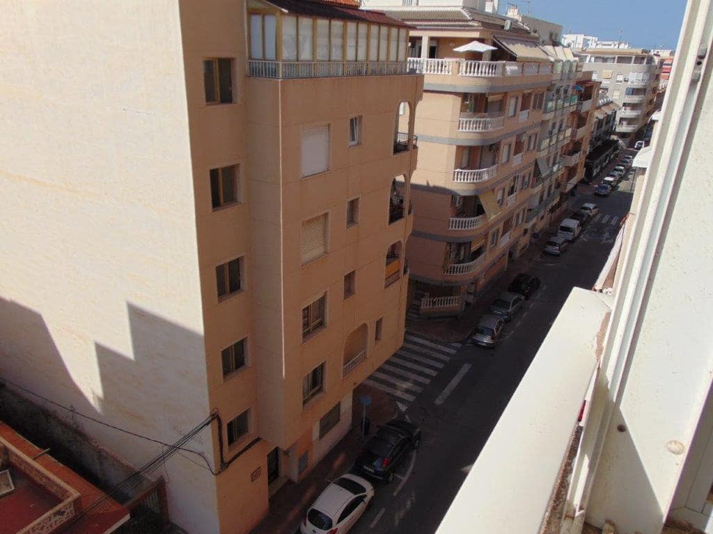 3 soveværelse Lejlighed til salg i Torrevieja - € 138.000 (Ref: 8585875)