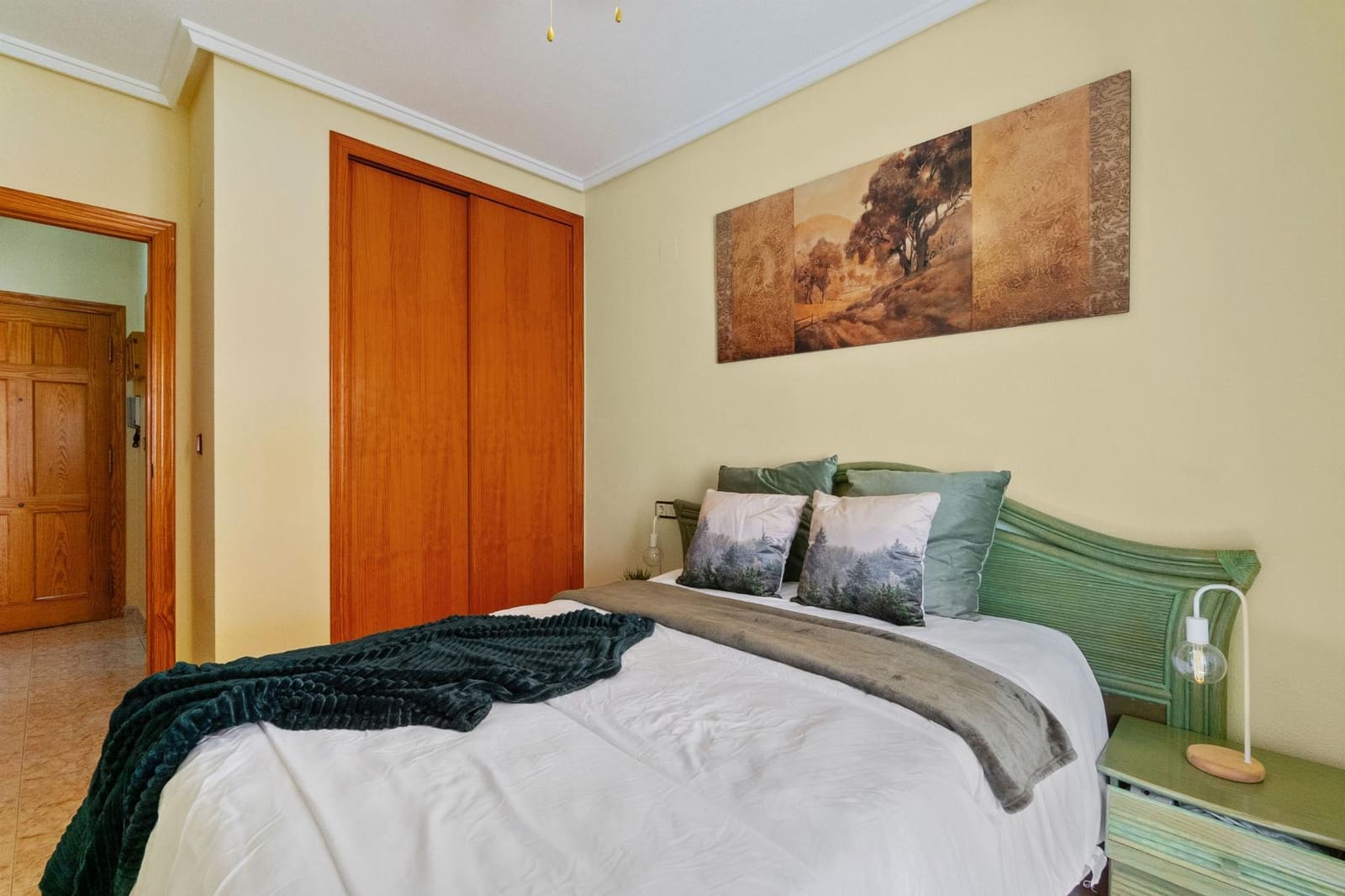 Apartamento de 2 habitaciones en Torrevieja en venta - 125.900 € (Ref: 8601023)