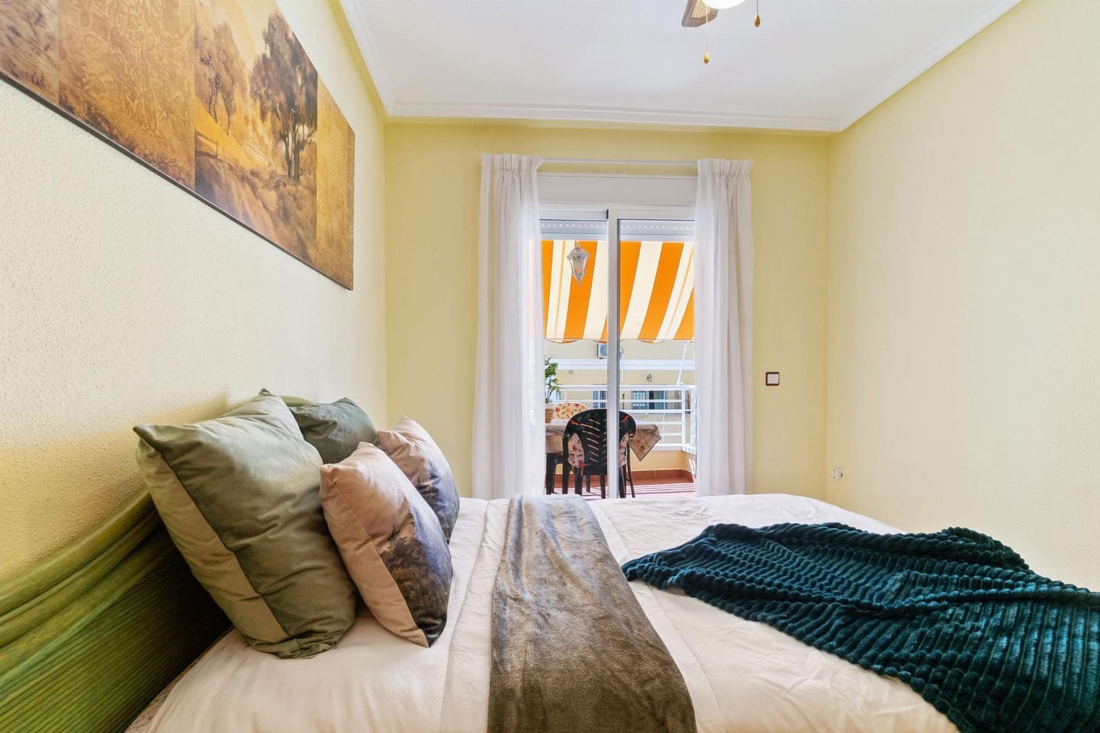 Apartamento de 2 habitaciones en Torrevieja en venta - 125.900 € (Ref: 8601023)